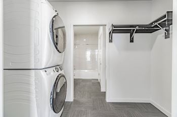 Full-sized smart washer & dryer
